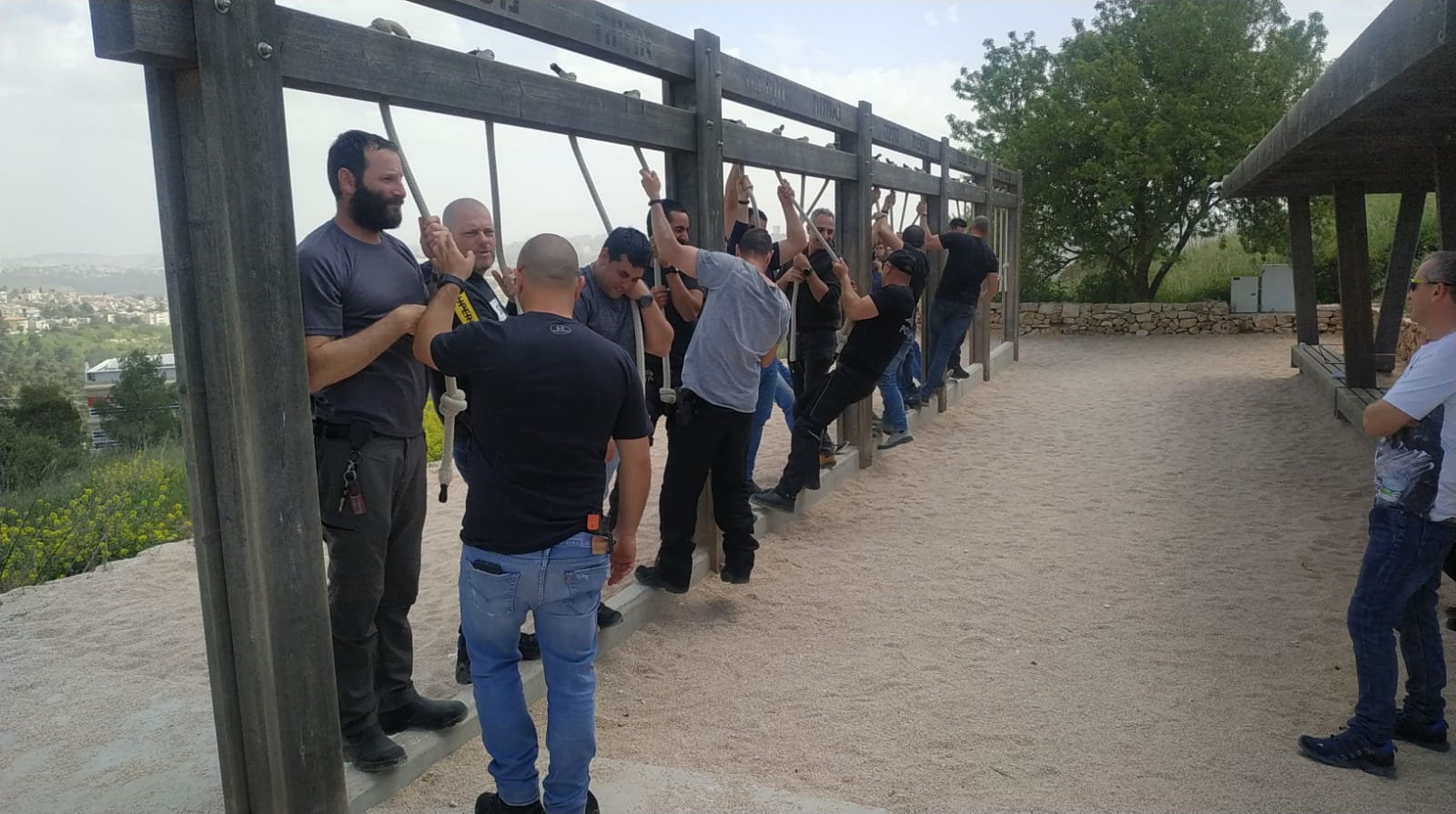 עמוד 12 סיור במבואותירושלים