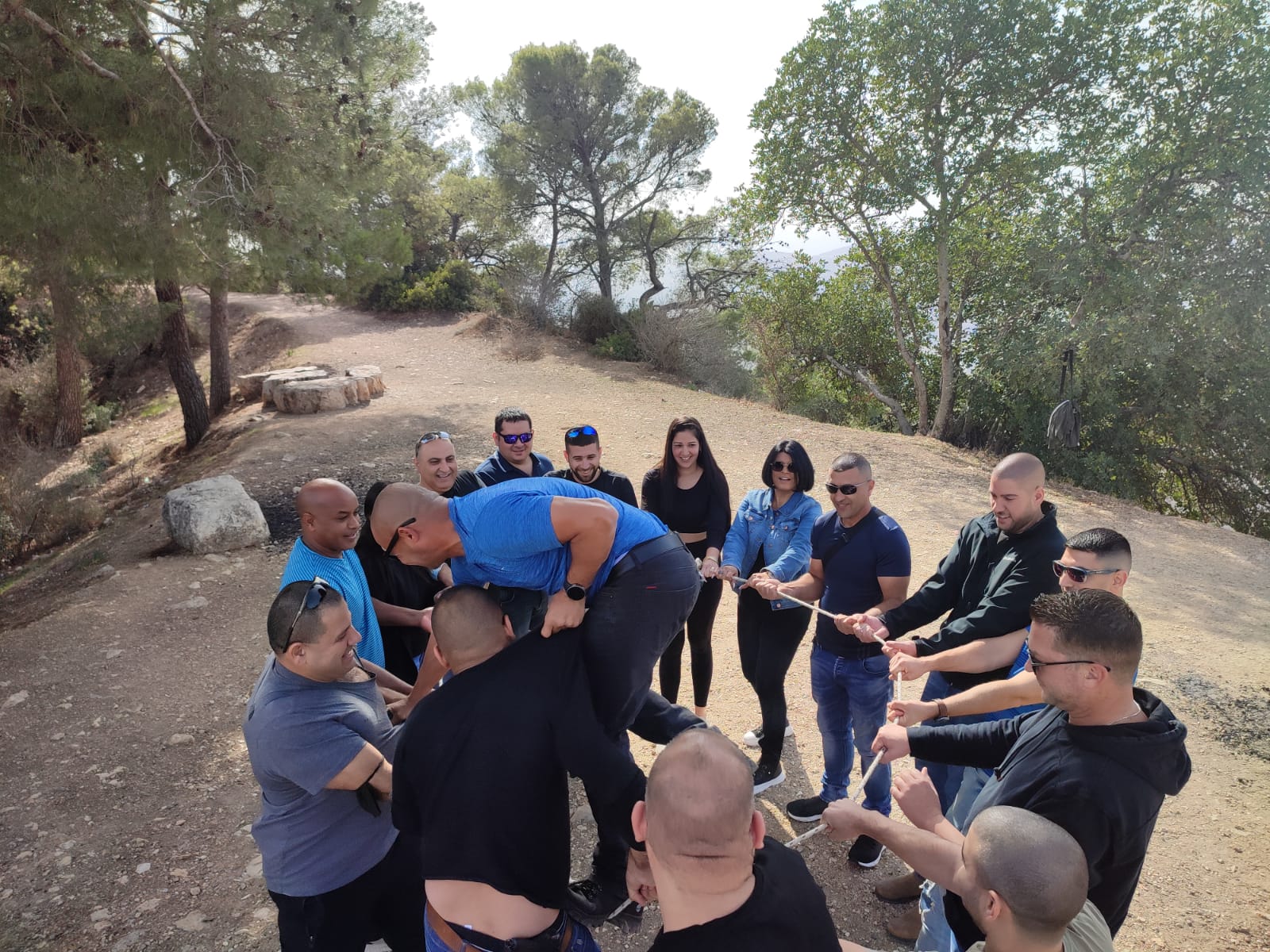 עמוד 13 אאוטדור